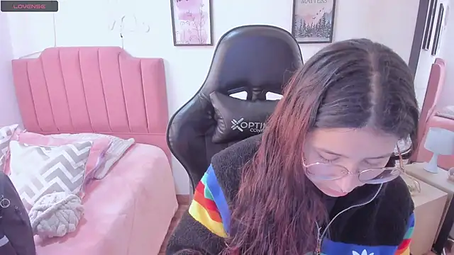 Amy joones online show from December 3, 1:02 pm