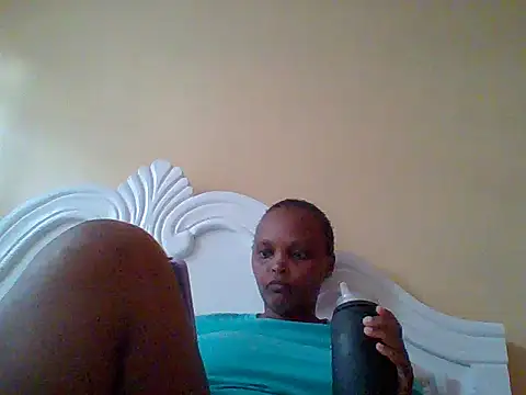 Snapshot of Sexxy-Shie chatting on October 6, 8:09 am Sexxy-Shie online show from October 6, 8:09 am