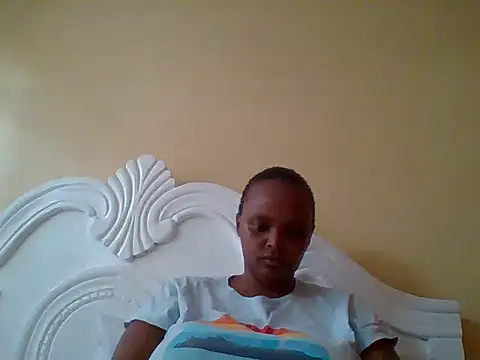 Snapshot of Sexxy-Shie chatting on October 8, 8:40 am Sexxy-Shie online show from October 8, 8:40 am