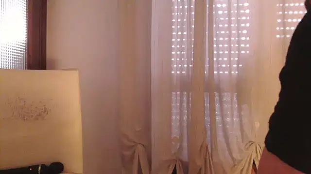 fragrance72 online show from February 4, 12:30 pm