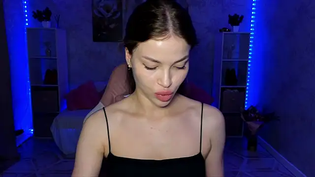 EmmyMills online show from June 23, 11:58 pm