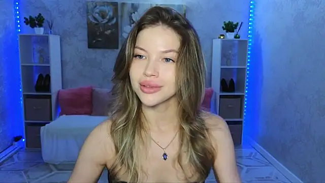EmmyMills online show from July 23, 9:12 pm