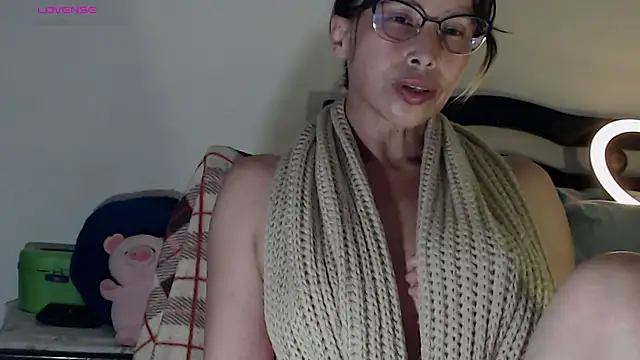 velvet lips01 online show from April 7, 8:33 pm