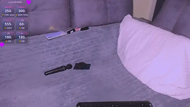 Lina Owl online show from December 4, 10:10 pm