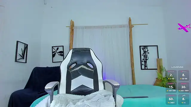 Snapshot of _RedMoon chatting on September 23, 8:51 pm RedMoon online show from September 23, 8:51 pm