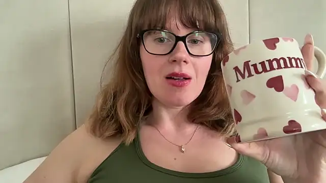 redheadrosie69 online show from April 3, 3:10 pm