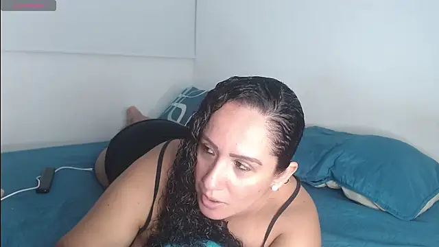 hey delilah online show from November 2, 12:14 am