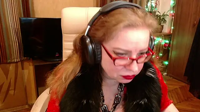 Miss Tress online show from March 25, 8:01 pm