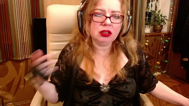 Miss Tress online show from December 2, 12:12 am