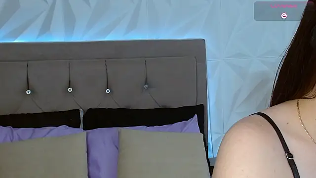 Gwen drew online show from January 17, 1:07 pm