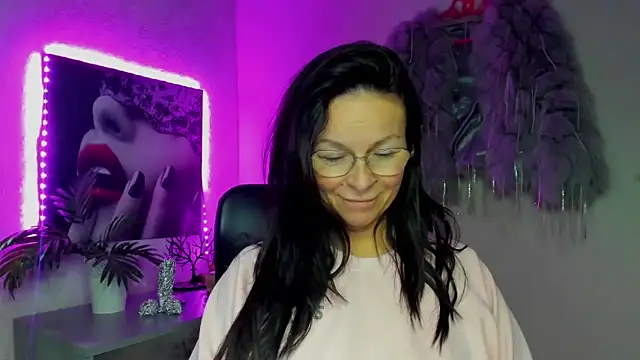 HelenLuxx online show from November 30, 7:07 pm