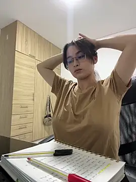 LianaReyes online show from October 3, 6:18 am