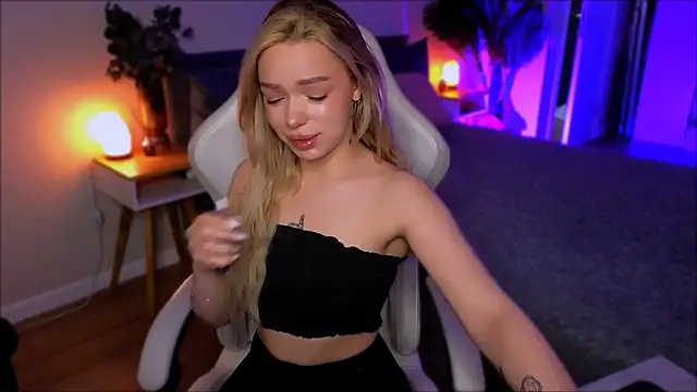 Lily Yin online show from April 14, 6:02 am