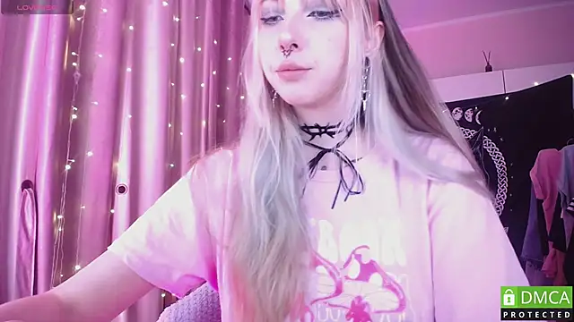 JustMeowGirl online show from July 1, 5:18 am