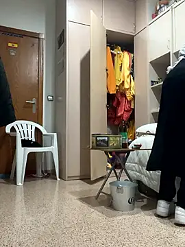 Kamaleonix online show from April 2, 8:50 pm