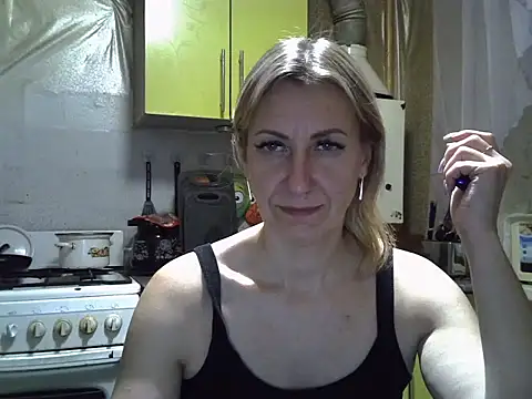 Snapshot of AshleyXHoney chatting on October 18, 9:49 pm AshleyXHoney online show from October 18, 9:49 pm