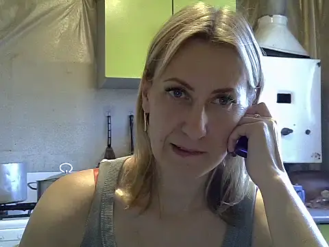 Snapshot of AshleyXHoney chatting on September 23, 11:41 am AshleyXHoney online show from September 23, 11:41 am