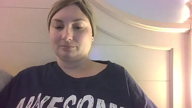 MilfyMrsRobinson online show from June 3, 12:01 am