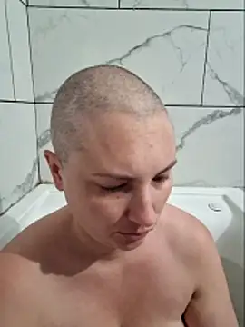 MilfyMrsRobinson online show from April 29, 11:21 pm