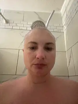 MilfyMrsRobinson online show from April 28, 1:37 pm