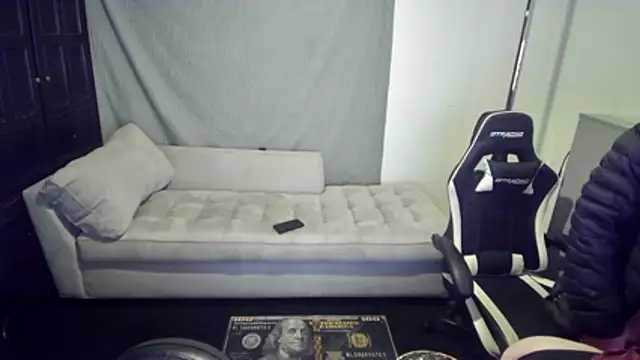 RyleyRydes online show from December 19, 6:49 am