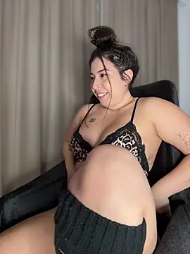 KimArts online show from November 22, 8:22 pm