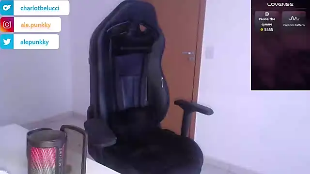 charlotbelucci  online show from October 5, 9:47 am