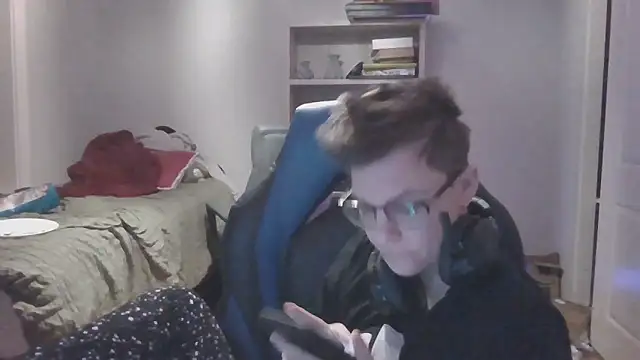 KaliSnow199623 online show from January 8, 2:04 am