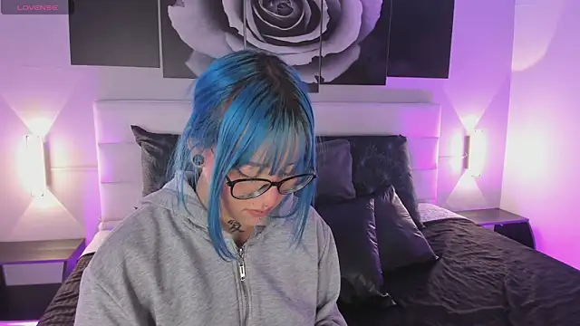 sofi bakerr online show from October 20, 11:35 am