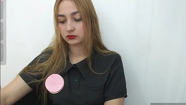 salome  lopez  online show from November 10, 2:12 pm