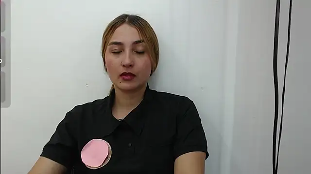 salome  lopez  online show from November 25, 4:53 pm