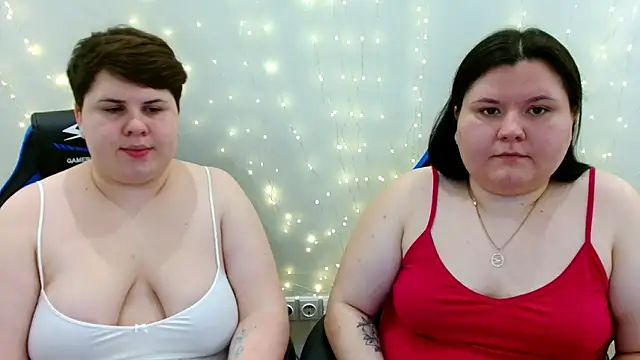 BeckyAndHellen online show from April 6, 11:00 am