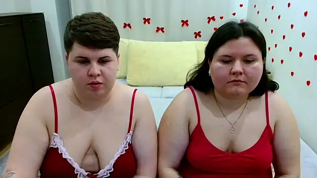 Snapshot of BeckyAndHellen chatting on October 22, 6:57 pm BeckyAndHellen online show from October 22, 6:57 pm