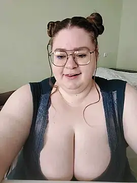 Snapshot of Chloe_WS chatting on September 22, 5:28 am Chloe WS online show from September 22, 5:28 am