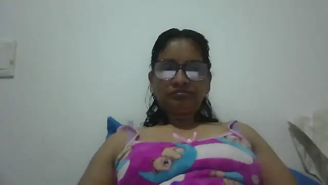 titssmall123 online show from January 17, 11:45 pm