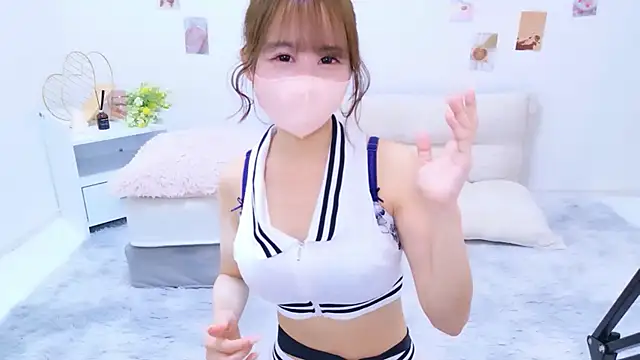 Snapshot of chihiro_ri chatting on October 3, 9:42 pm chihiro ri online show from October 3, 9:42 pm