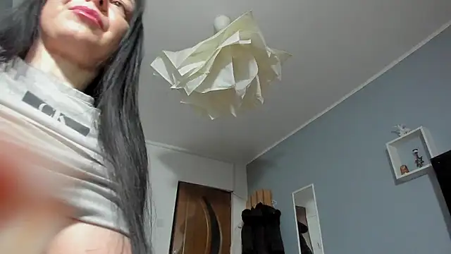 SexxyMeriem online show from April 1, 8:06 pm