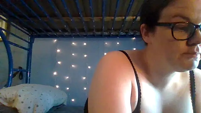 velvetta  online show from March 4, 3:29 pm