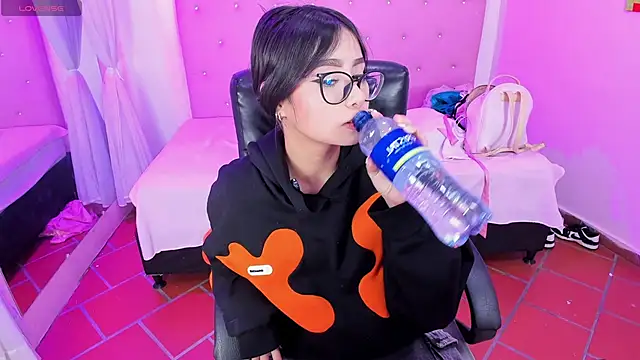 Ashlyeegray online show from May 31, 6:19 am