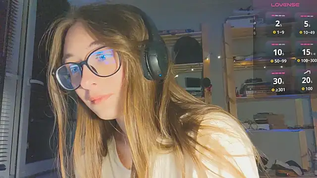 Snapshot of monlight__dana chatting on September 12, 9:00 pm monlight  dana online show from September 12, 9:00 pm