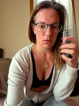 SpiceLea online show from March 22, 2:01 pm