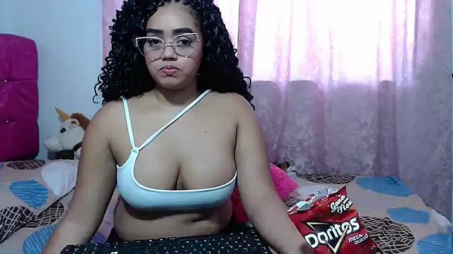 kiara milf  online show from October 7, 8:13 pm