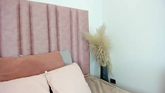 im alejandra  online show from September 22, 11:14 pm