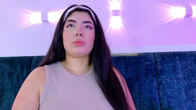 AgathaLynx online show from February 5, 10:40 am