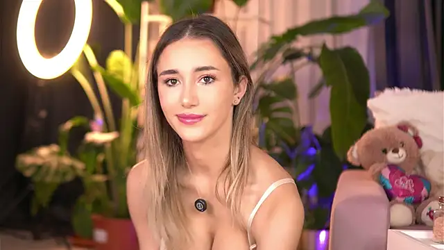 EmilyRaymont online show from December 3, 4:04 am