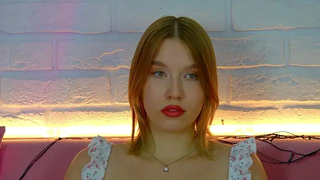 LiliLinn online show from October 7, 7:46 am