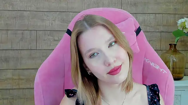 LiliLinn online show from October 21, 5:11 am