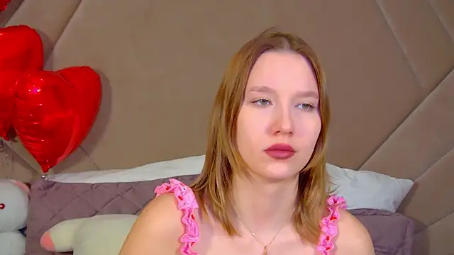 LiliLinn online show from February 13, 5:09 am