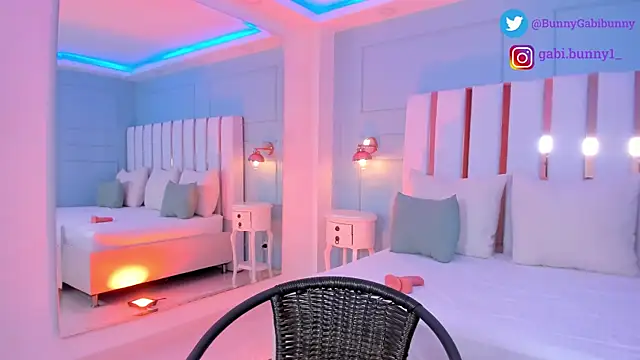 gabi bunny online show from October 6, 5:18 pm