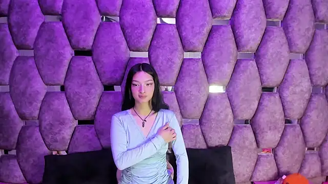 Snapshot of Aurora_18 chatting on October 6, 2:23 pm Aurora 18 online show from October 6, 2:23 pm